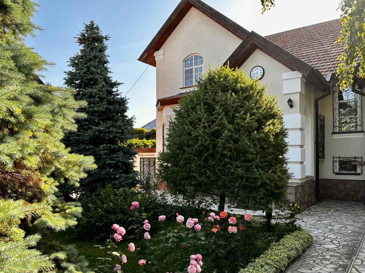 Astoria Garden Hotel Bișkek Exterior foto