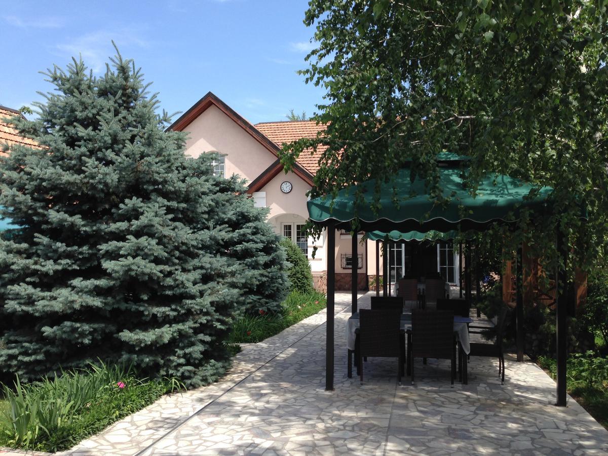 Astoria Garden Hotel Bișkek Exterior foto
