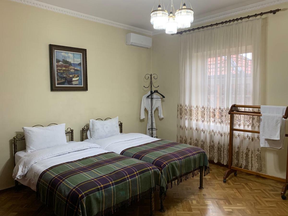 Astoria Garden Hotel Bișkek Exterior foto