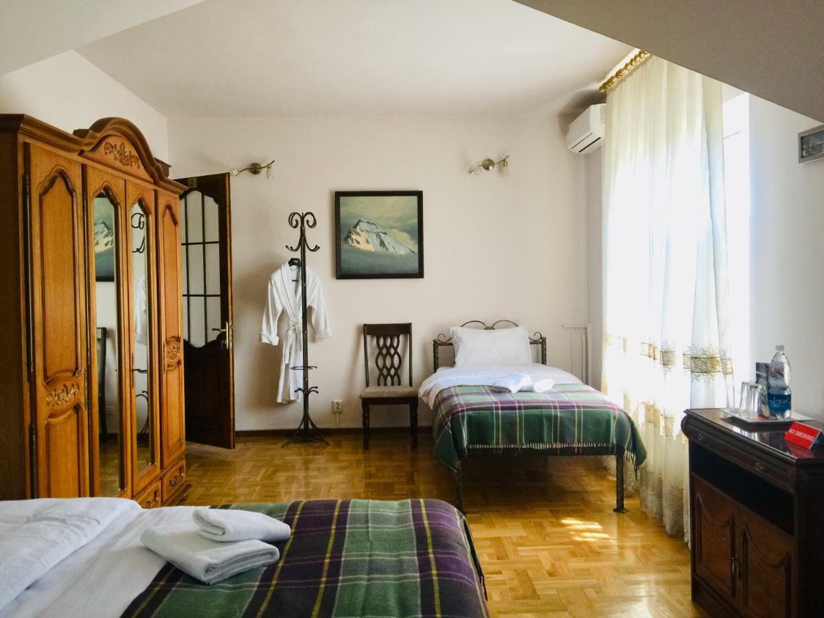 Astoria Garden Hotel Bișkek Exterior foto